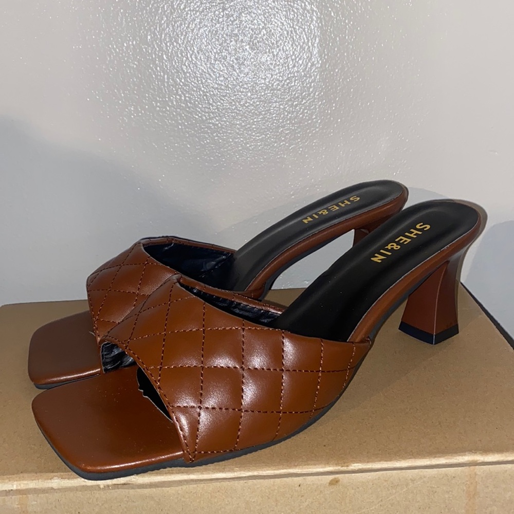 Quilted open toe heeled mules BRAND NEW🤍